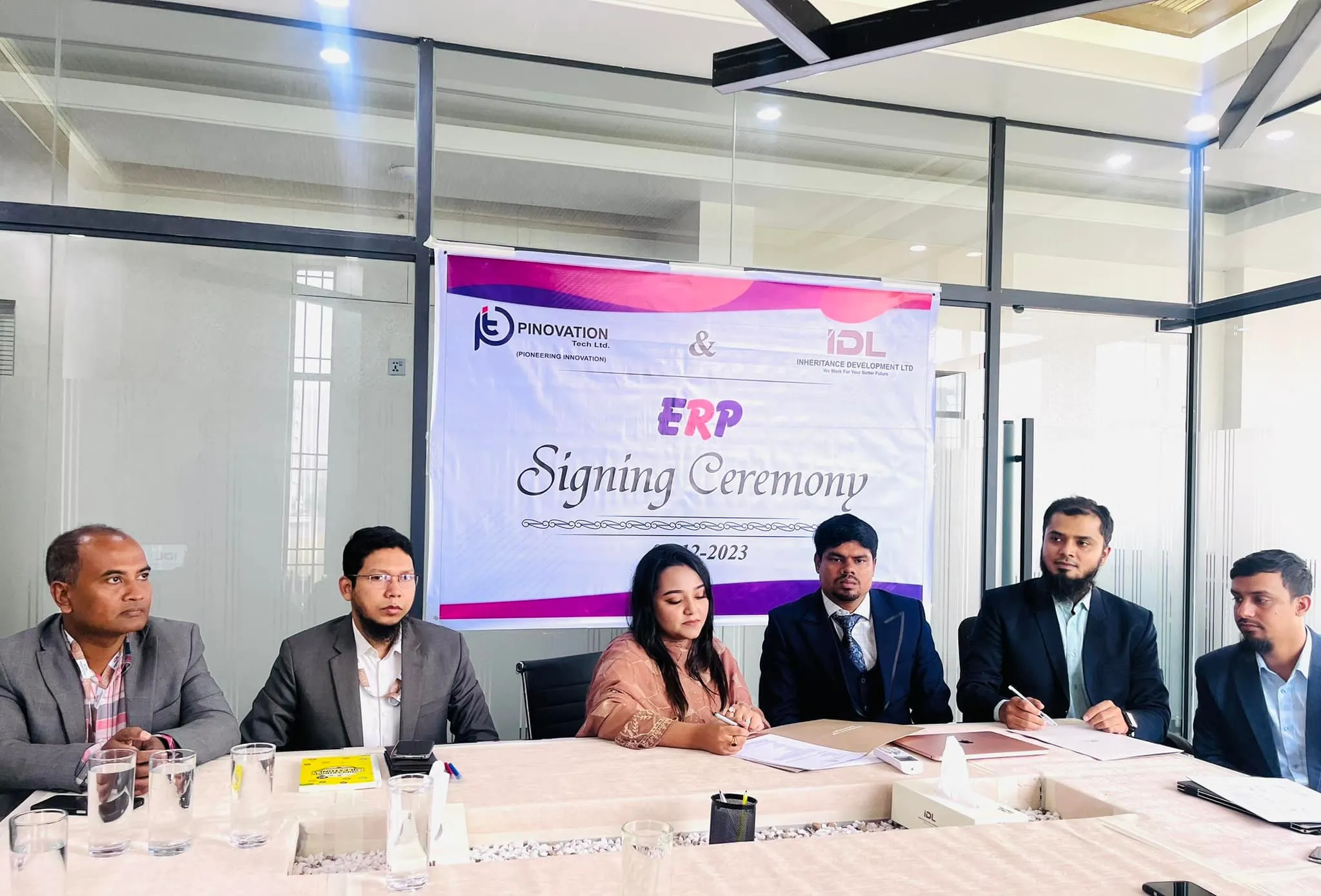 Signing_Ceremony_of_ERP_with_Pinnovation_Tech_Ltd__3_.webp